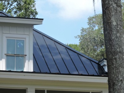 Snaplock onyx metal roof up close